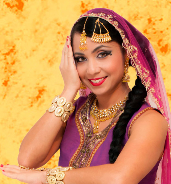 Bollywood Dance Teacher Lucrecia Φουρναράκου Bollywood Dance Teacher Lucrecia Φουρναράκου