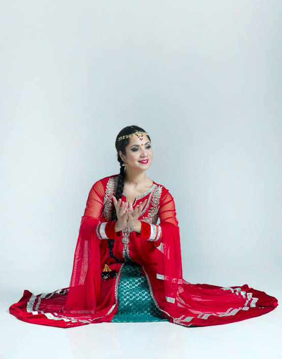 Bollywood Dance Teacher Lucrecia Φουρναράκου